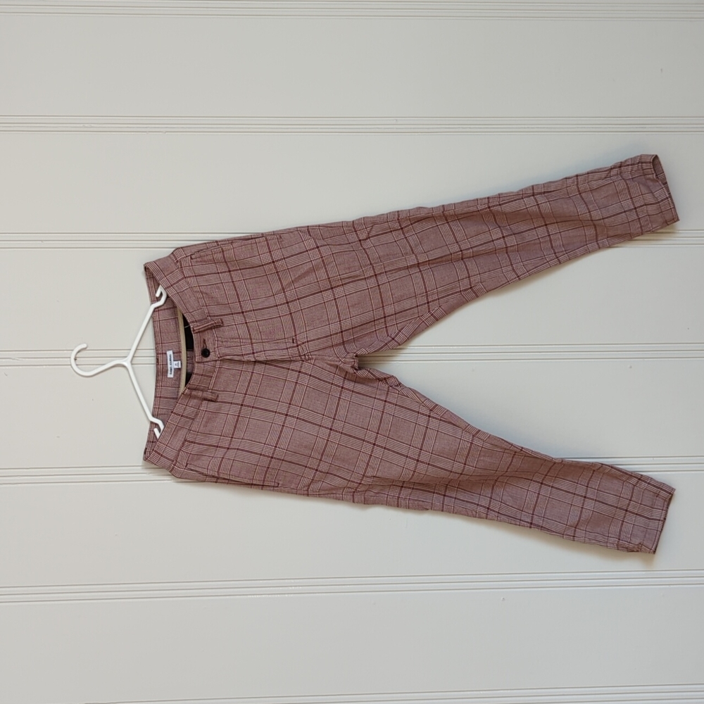 Banks pattern pants lightweight red/white men/28.  Casual fit.